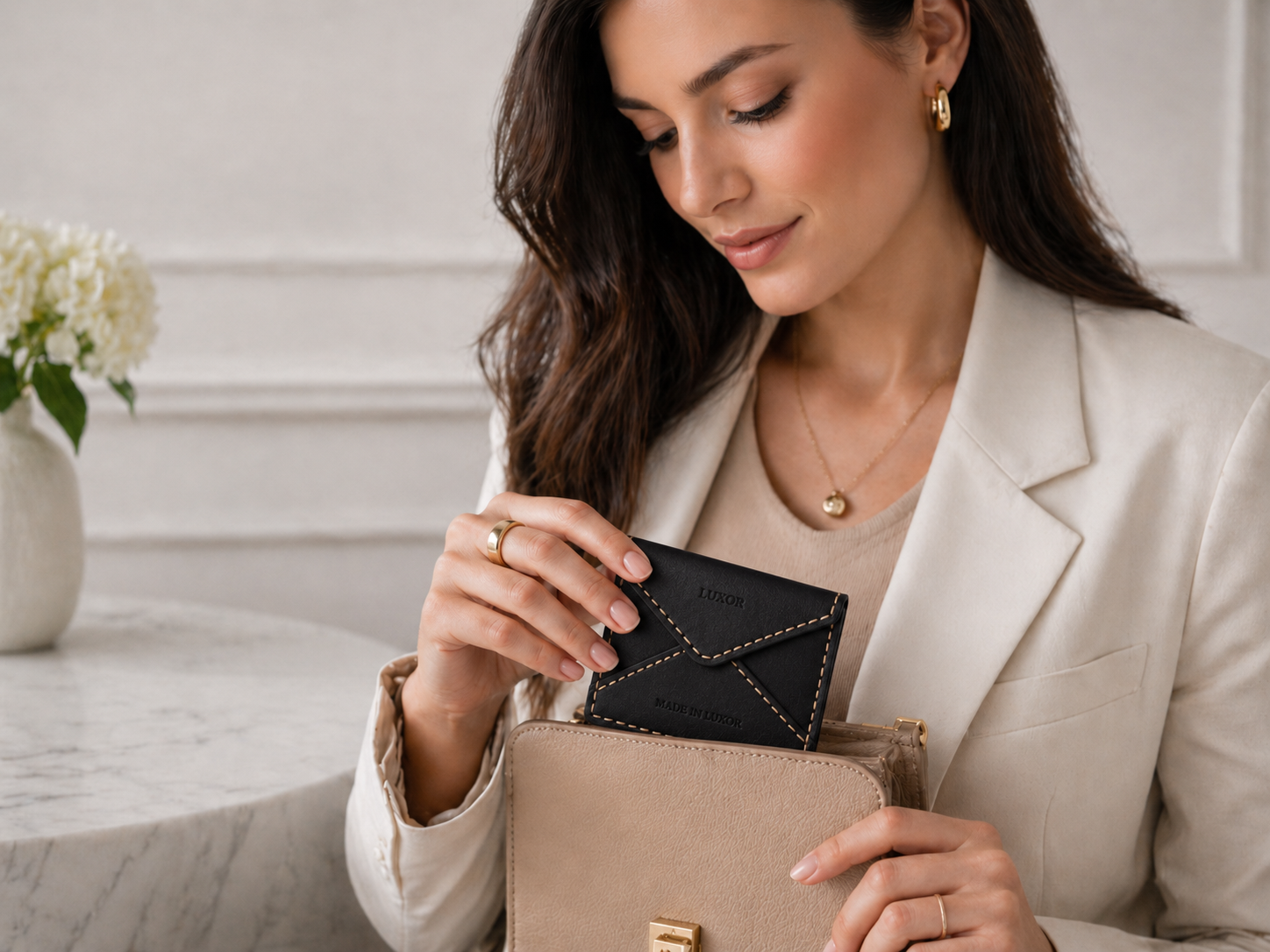 LUXOR Envelope Card Holder
