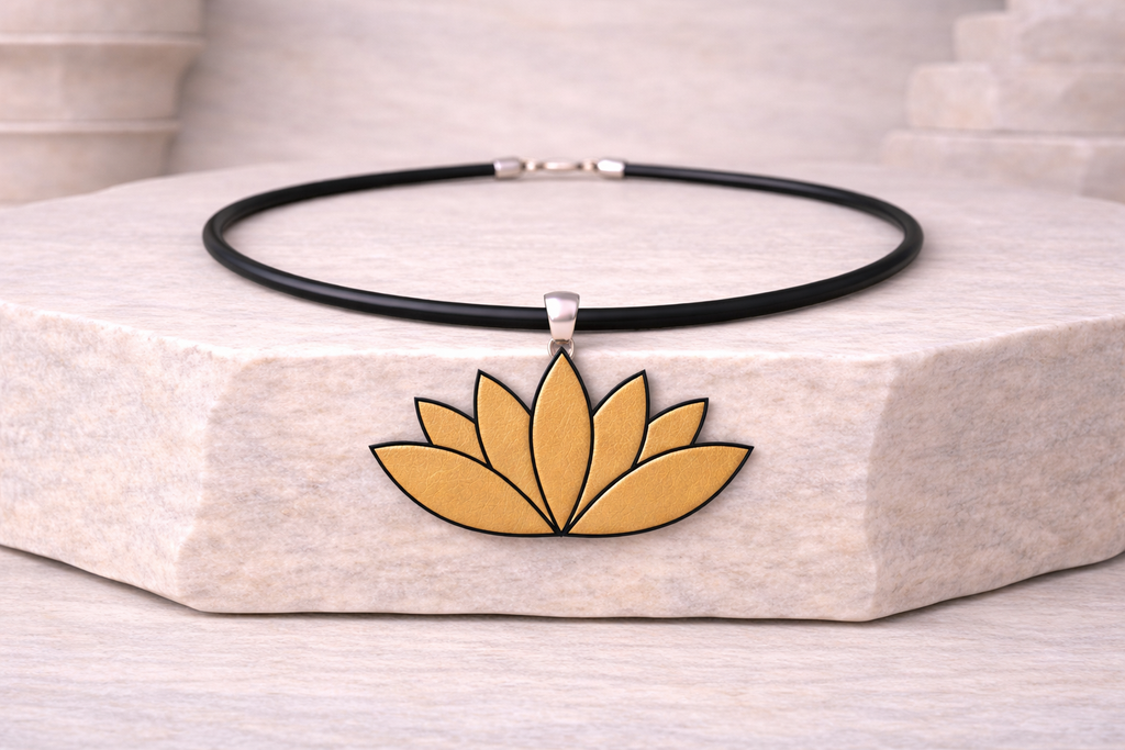 Lotus Essence Lederkette