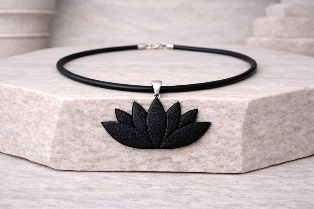Lotus Essence Lederkette